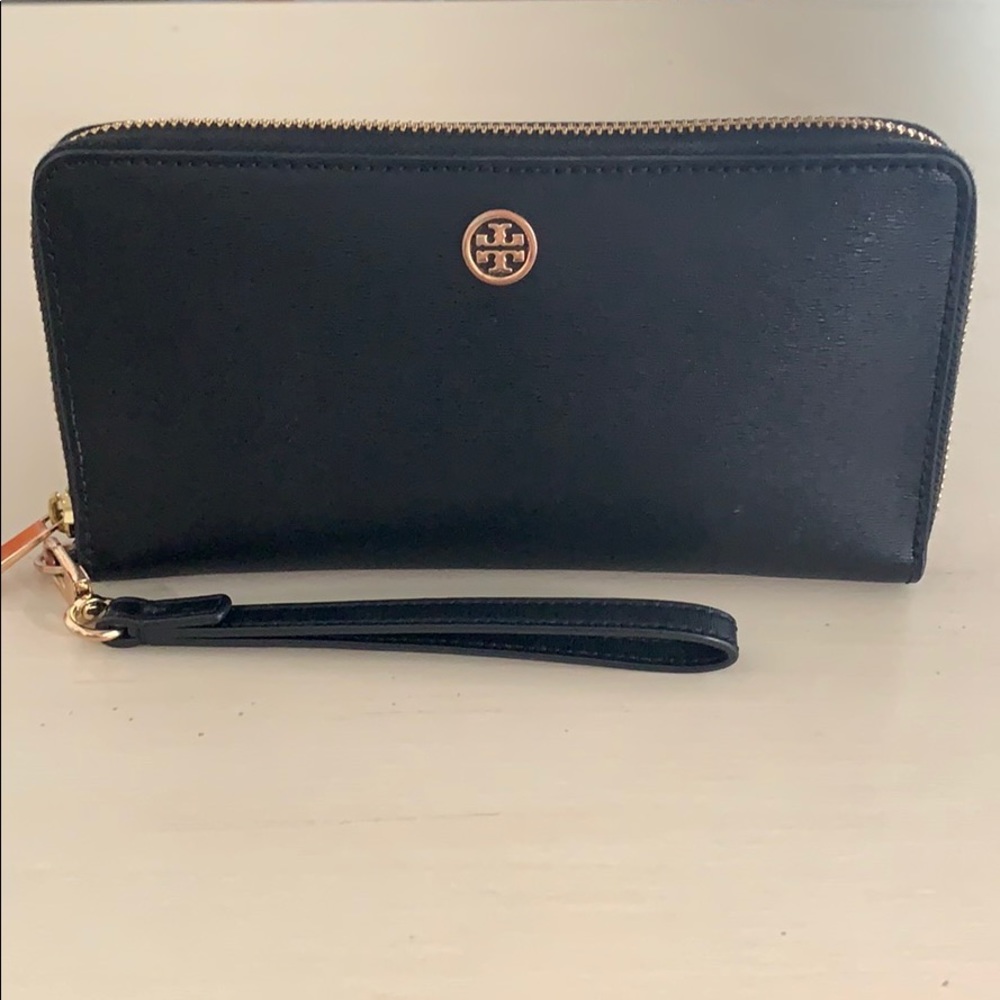 Black Tory Burch wallet